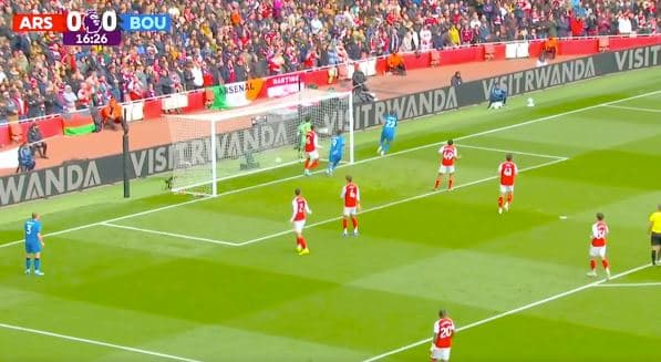"Shokohet" Arsenali, Bournemouth kalon në epërsi në Emirates