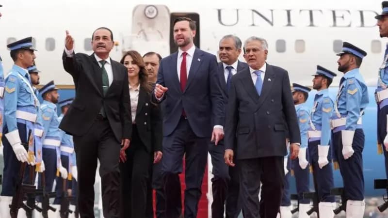 Ministri i Jashtëm i Pakistanit shpreson që Irani dhe SHBA të angazhohen në mënyrë konstruktive për paqe