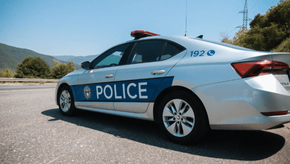 I mituri kapet me kallash në Istog, tentoi t’i ikë policisë