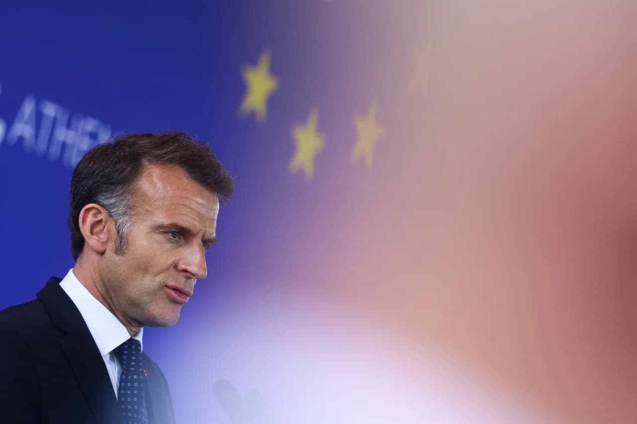 Sulmi në Darkën e Shtëpisë së Bardhë, reagon Macron: Dhuna nuk ka vend në një demokraci