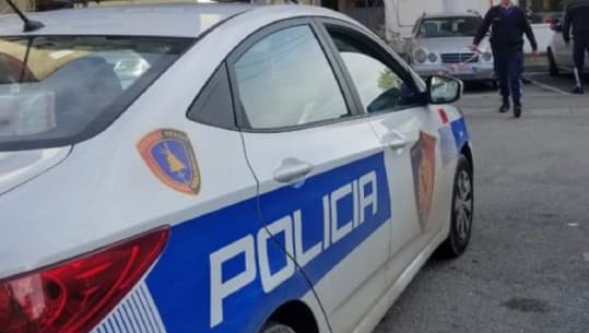 Vihet në pranga 26-vjeçari në Tiranë, dyshohet për disa raste të grabitjeve