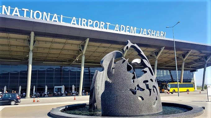 Kosovarja tenton të udhëtojë në Gjermani me pasaportë të rreme diplomatike, kapet në Aeroport