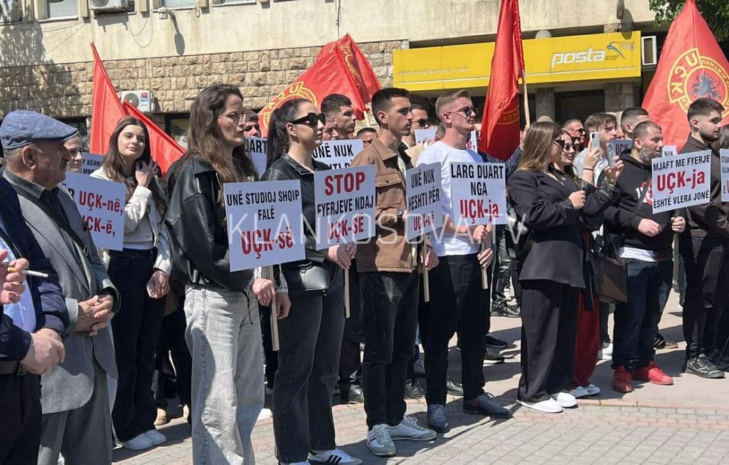 “Unë studioj shqip falë UÇK-së” - nis protesta në Pejë në mbrojtje të vlerave çlirimtare (VIDEO)