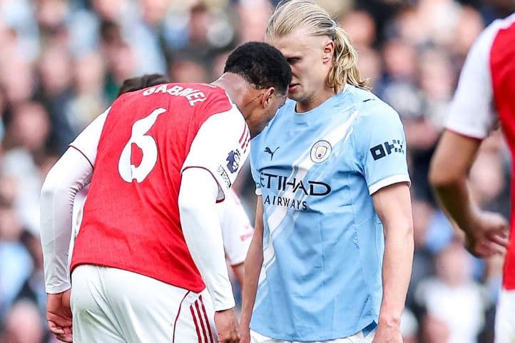 Arsenal bën hap prapa në luftë për titull, Manchester City mposht liderët në "Etihad Stadium"