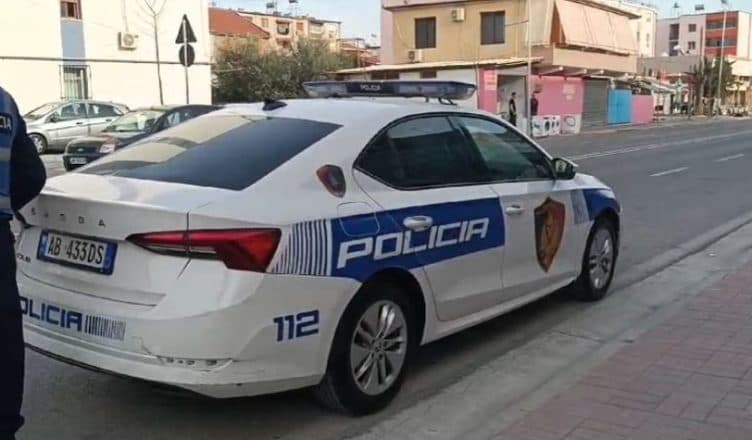 I dehur në timon aksidenton fëmijën 2 vjeçar në Sarandë, i mituri dërgohet me urgjencë në spital