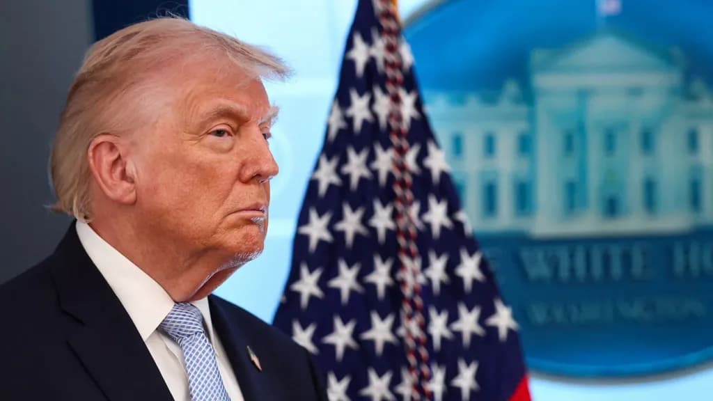 Bllokada amerikane ndaj Iranit do të mbetet në fuqi derisa të arrihet marrëveshja e paqes, thotë Trump