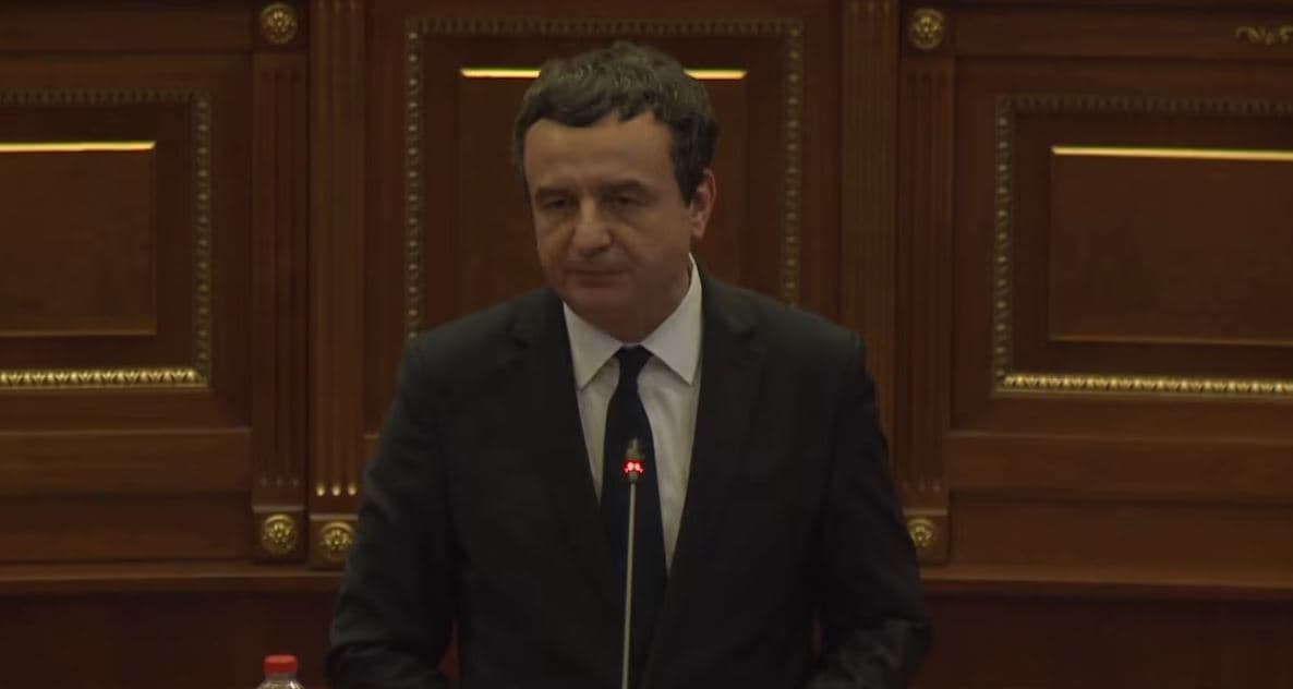Kurti sulmon dhe fajëson opozitën, tenton t'i ikë përgjegjësisë për presidentin