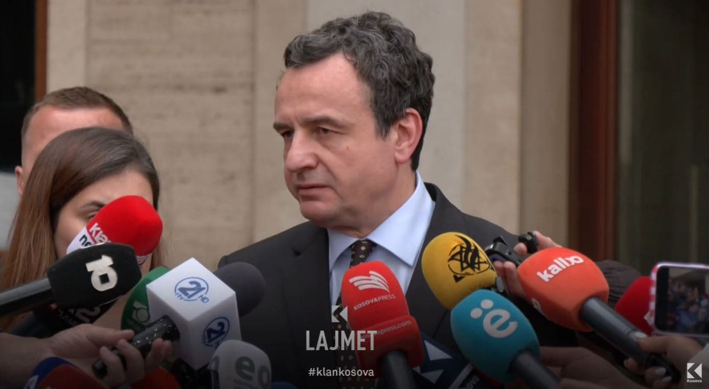 Kurti i ik pyetjes për koalicion me LDK-në, uron Ditën e Shërbimit Publik