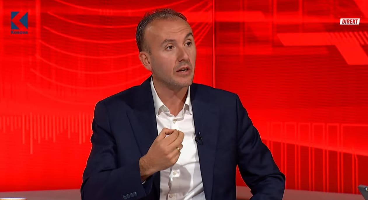 Pozita e Haxhiut në ofertat e Kurtit, Mustafa: Më vjen keq që kryeparlamentarja trajtohet kështu