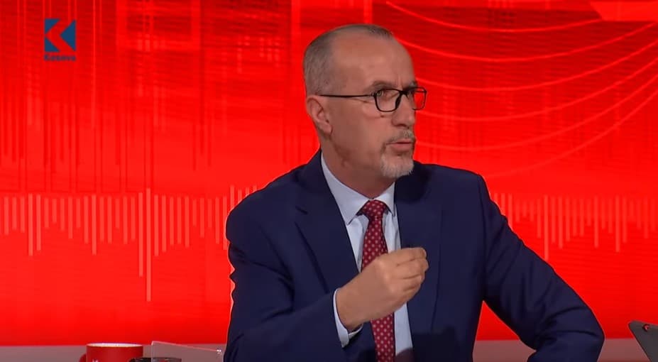 "Jam plagosur në vijë të frontit", Haxhiu: Jam krenar me atë që kam bërë për vendin tim (VIDEO)