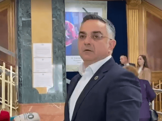 Tahiri: S’ka pasur konsultim serioz për presidentin, gjithçka është për konsum publik