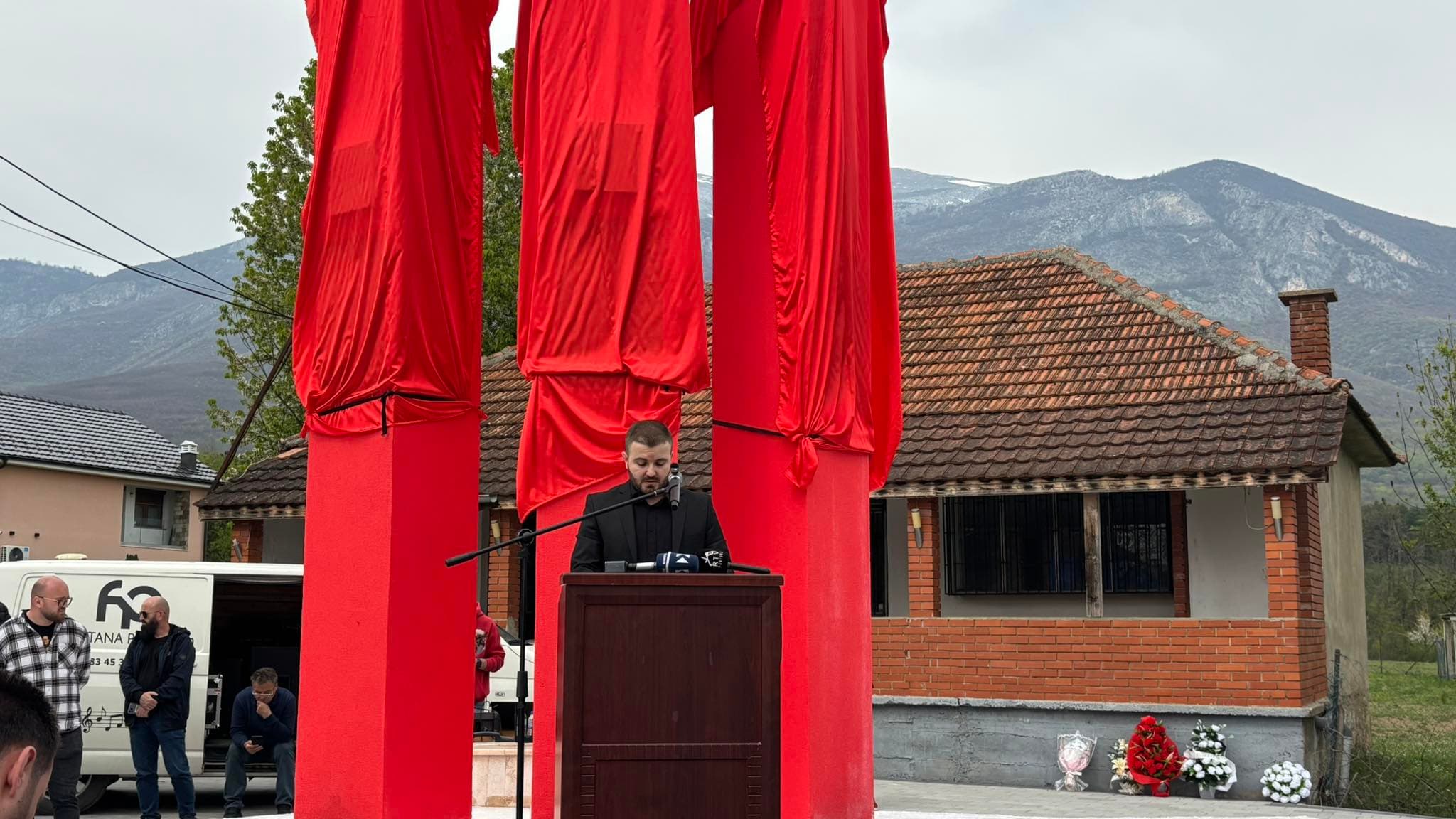Djali i dëshmorit Sylë Çeta: Politikanët na kanë lënduar shumë (VIDEO)
