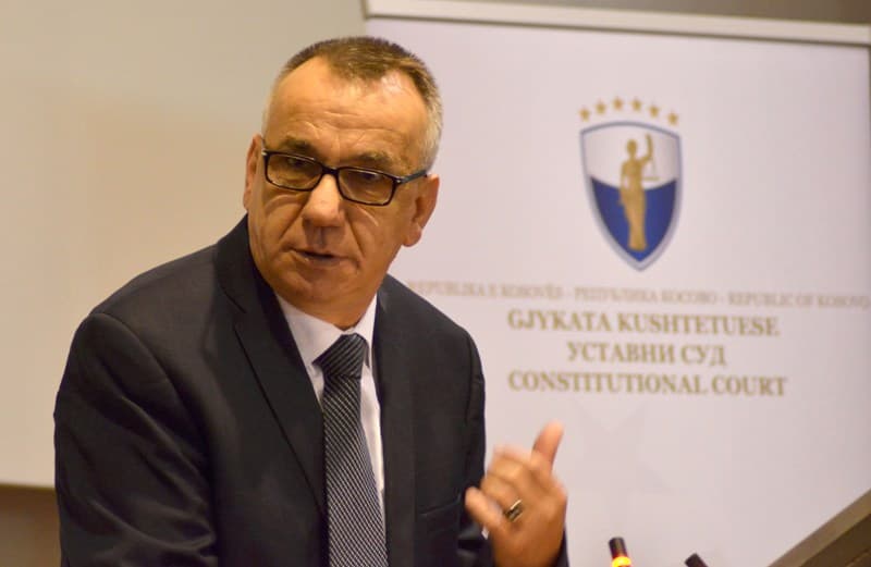 Mungesa e deputetëve, Hasani e demanton Haxhiun: Dispozita për leje s’vlen më, s’mund të detyrohen