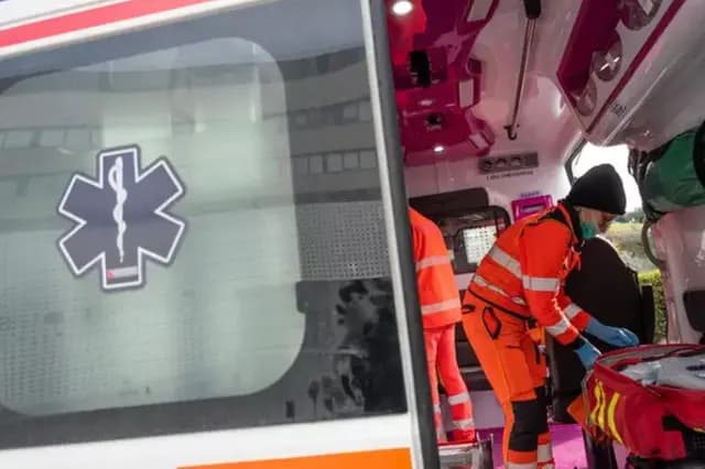 E rëndë në Itali: Nëna hidhet nga ballkoni me tre fëmijët e saj, mbijeton vetëm 6-vjeçarja