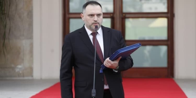 Ministri i Mbrojtjes së Shqipërisë vjen në Kosovë, takohet me Maqedoncin