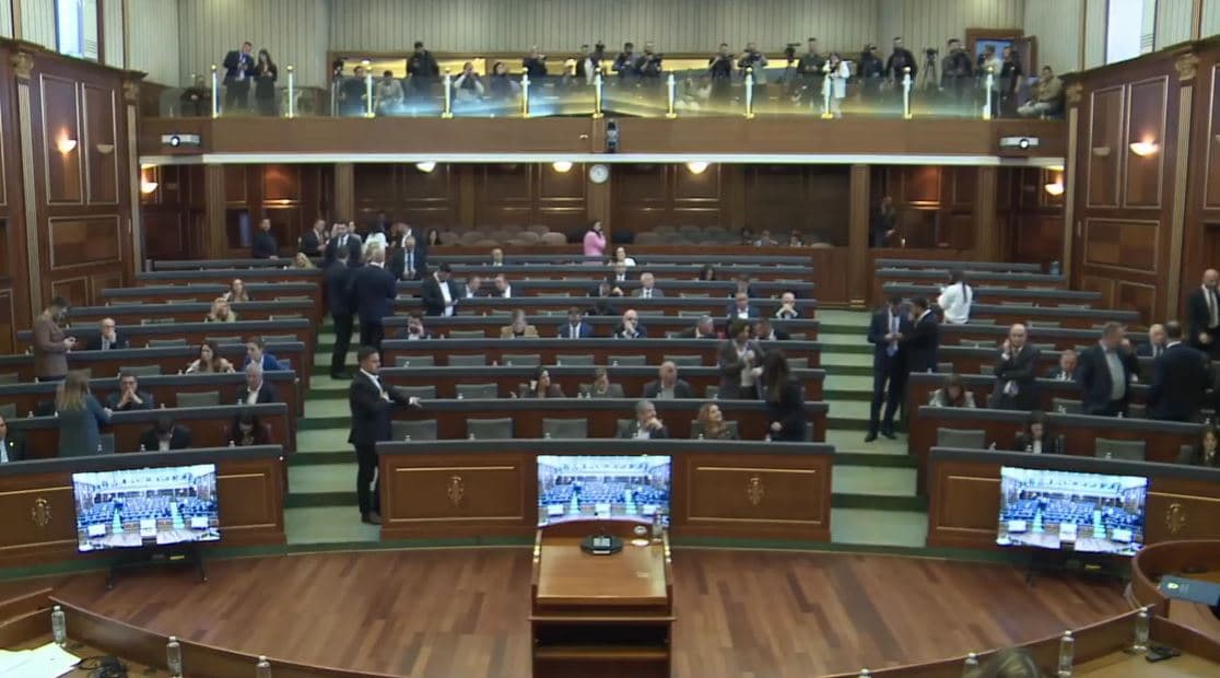 Deputetët po finalizojnë draftin e Rezolutës, do ta sjellin më vonë në Kuvend