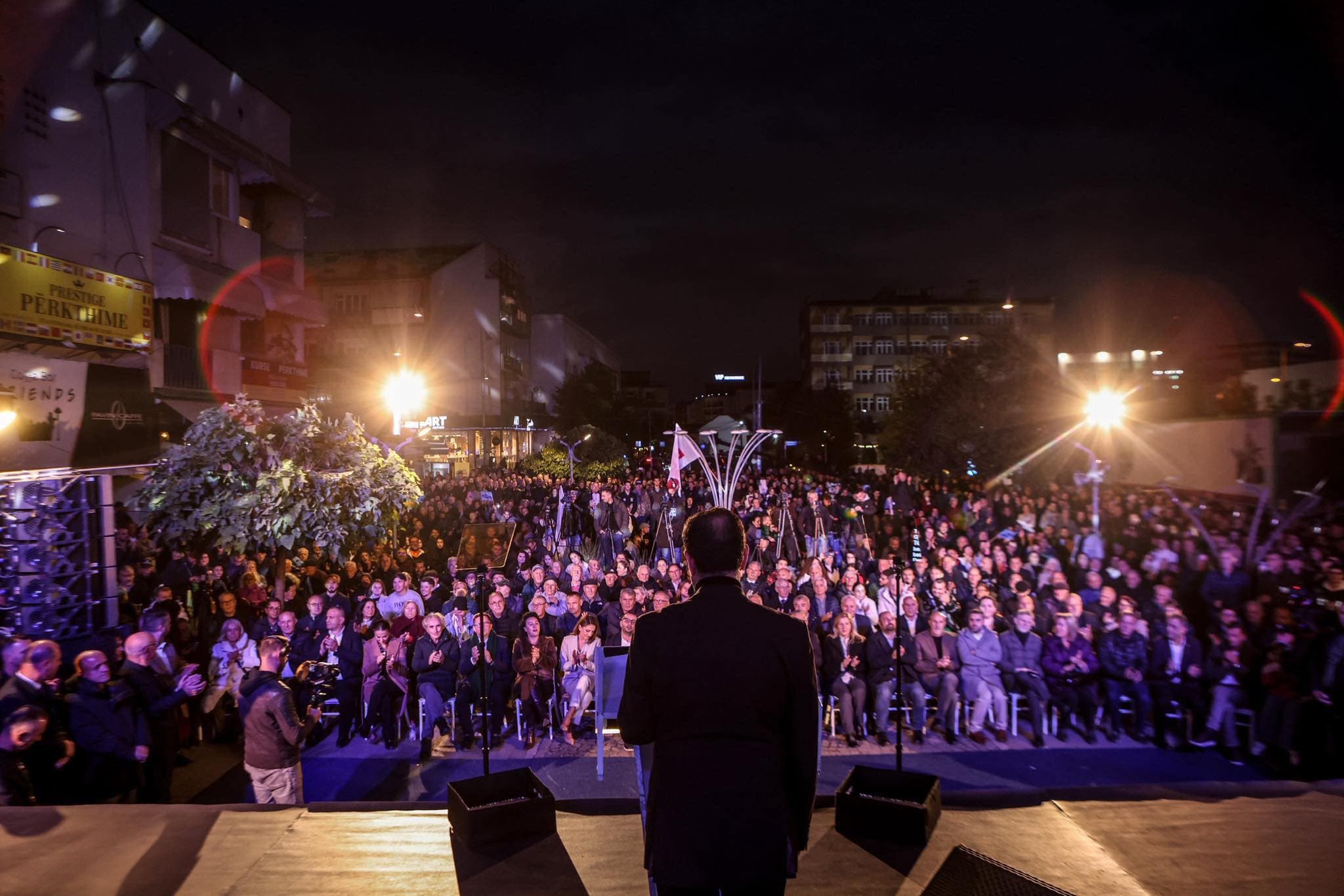 Haziri: Sot, më shumë se kurrë duhet ta kthejmë dashurinë ndaj Republikës