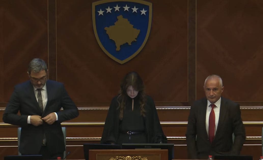 Deputetët nderojnë Eliot Engel me një minutë heshtje