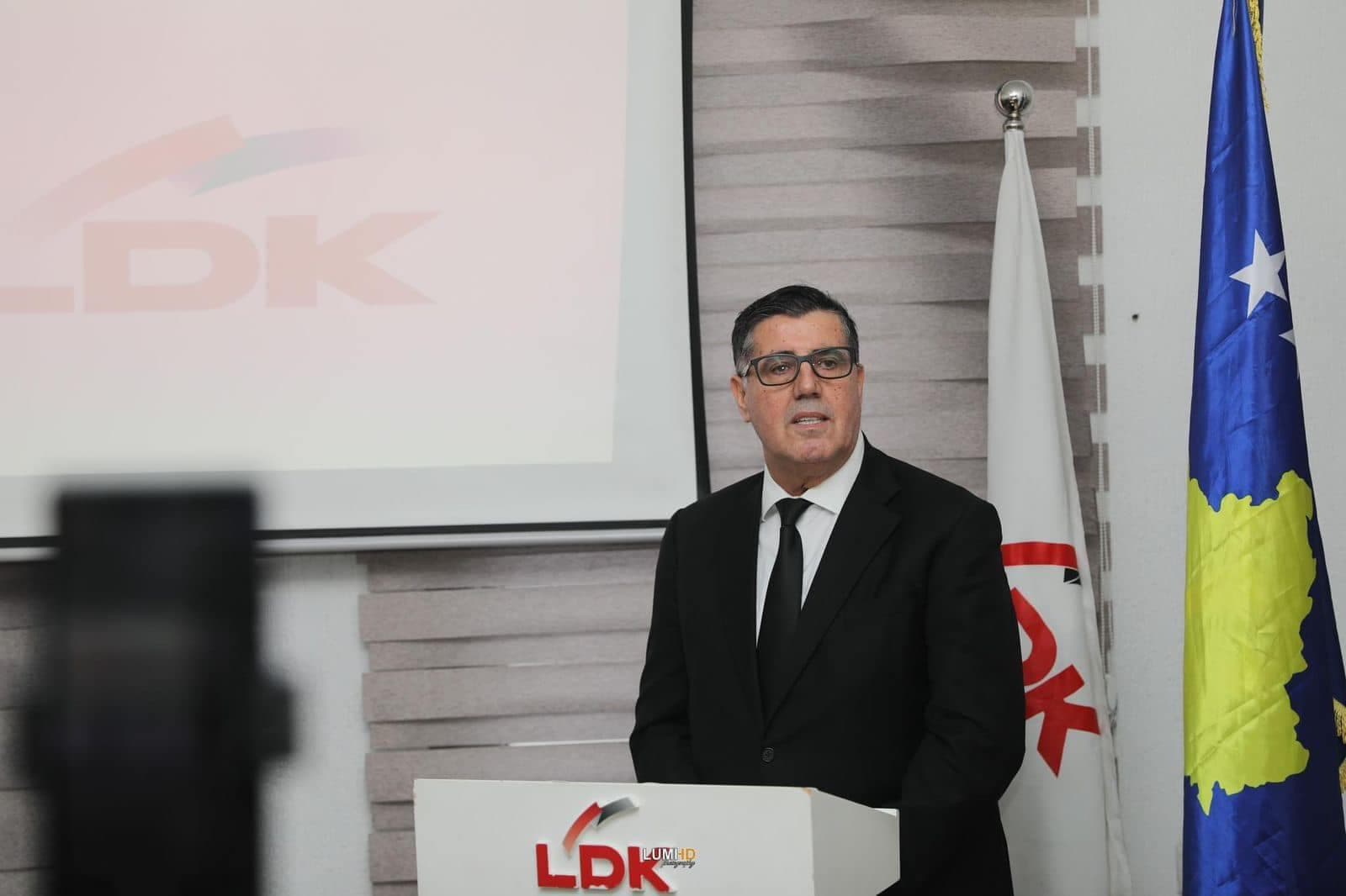Haziri akuzon VV-në: Institucionet s’mund të ndërtohen mbi shkelje të Kushtetutës