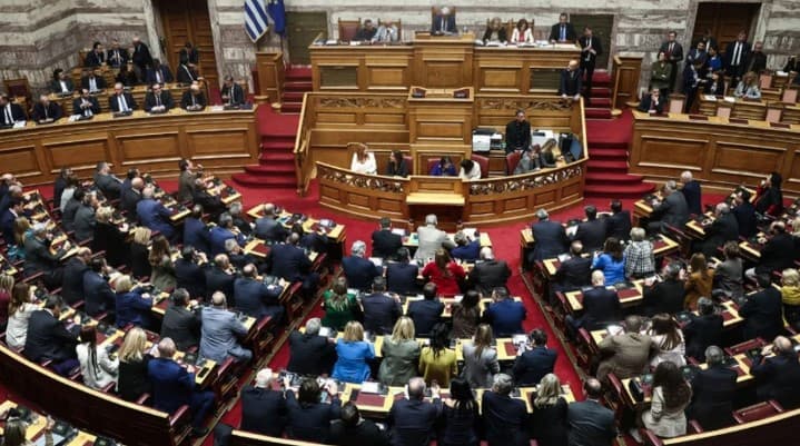 Skandali i fondeve bujqësore: Parlamenti i Greqisë heq imunitetin për 13 deputetë