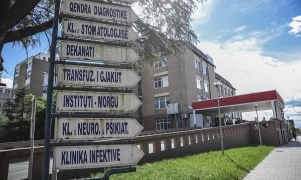Rriten aksidentet me motor në Kosovë, katër të rinj në gjendje të rëndë - po trajtohen në QKUK