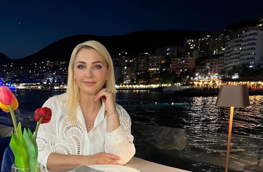 Remzie Osmani, artistja më e klikuar e muzikës popullore në Spotify (VIDEO)
