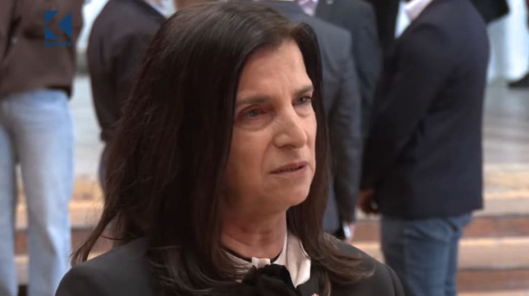 "Dëgjoje si janë jehonat e lirisë”, gruaja e “Katanës” rrëfen momentet më emocionuese me të (VIDEO)