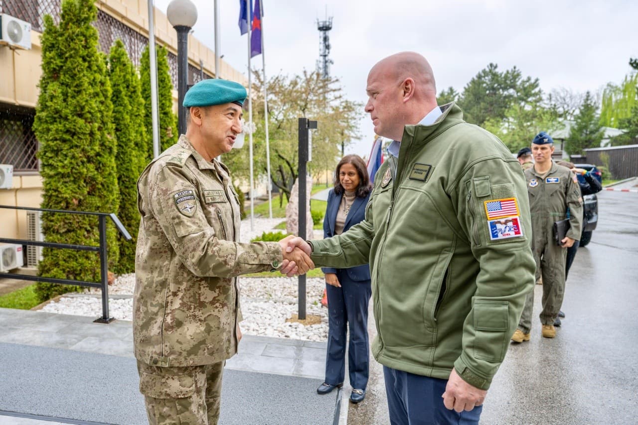 Ulutash pret në takim ambasadorin Whitaker, vlerësohet kontributi i ShBA-së në KFOR