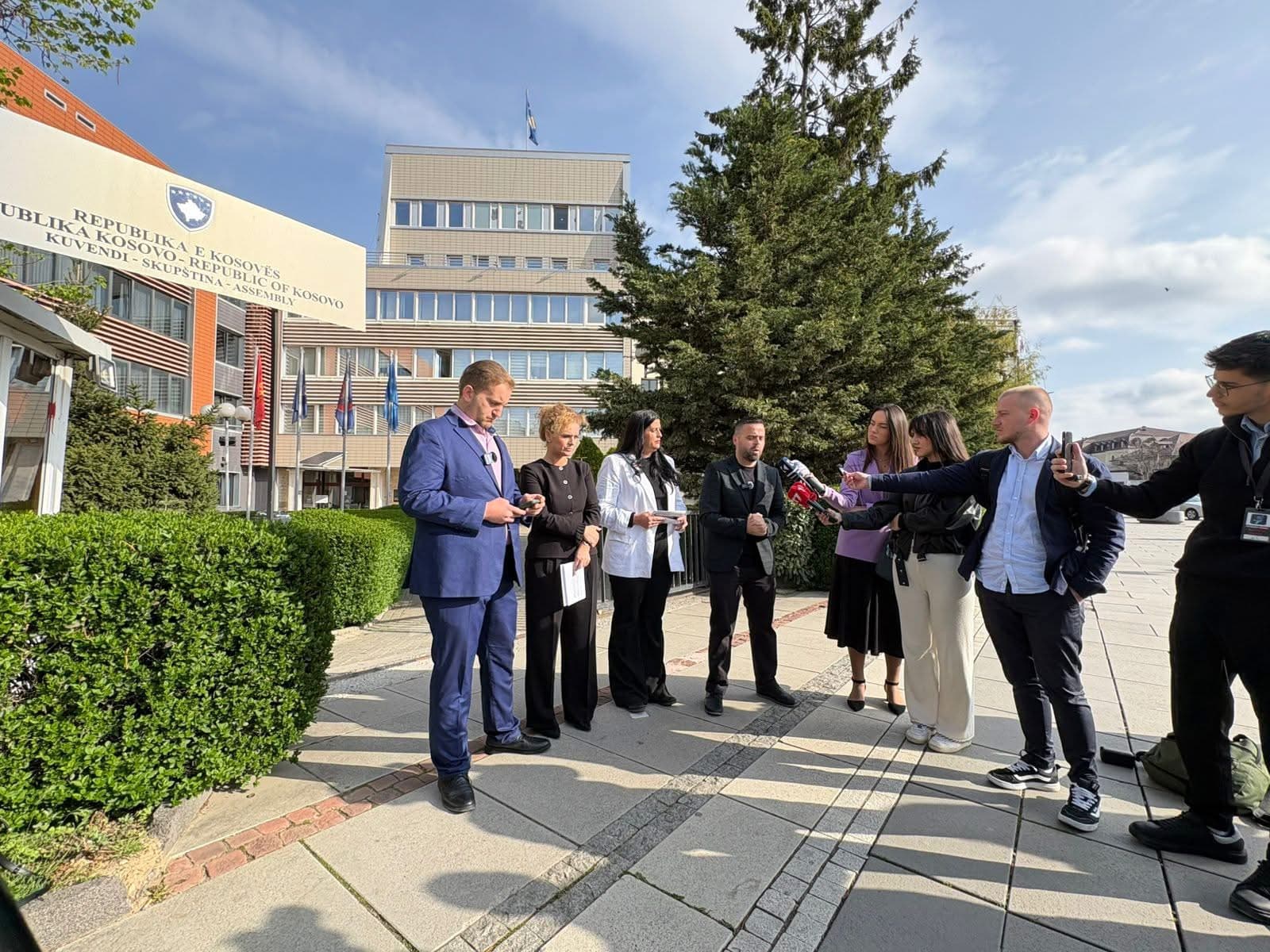 “Anëtarët e bordeve të RTK-së dhe KPM-së zgjidhen në procese të komprometuara”