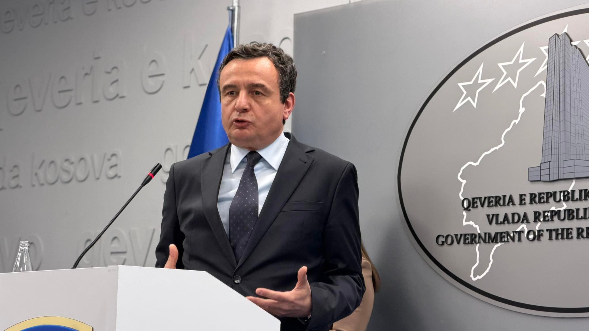 Kurti vazhdon ta përkrahë Rushitin, e jo Vjosa Osmanin