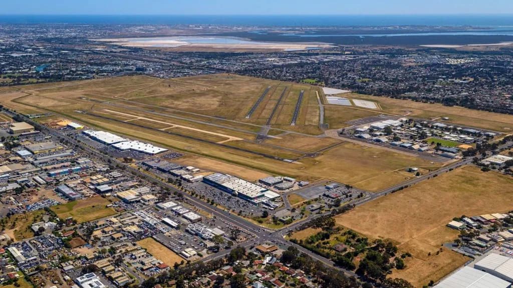 Rrëzohet aeroplani në aeroportin e Australisë, dy të vdekur