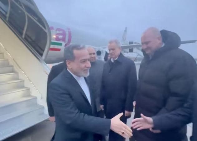 Ministri i Jashtëm iranian shkon në Rusi, Trump thotë 'na telefononi' për të negociuar