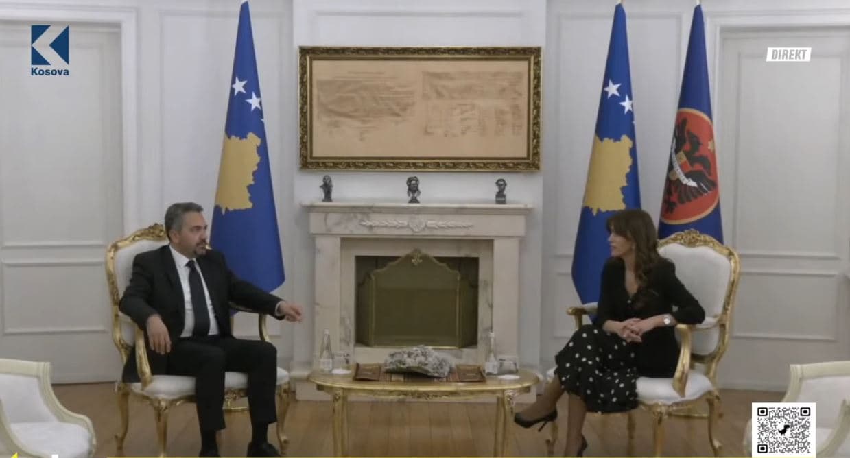 A u diskutua mungesa në trupën e KQZ-së mes Radoniqit dhe Haxhiut? (VIDEO)