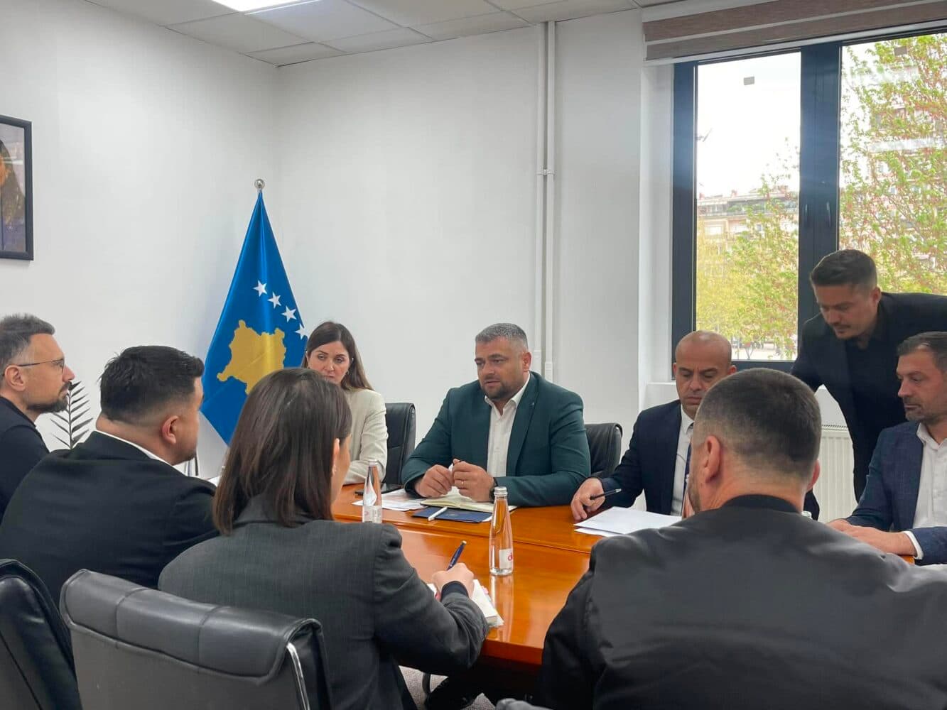 Vdekjet në vendin e punës, Hoti takohet me Shoqatën e Ndërtimit