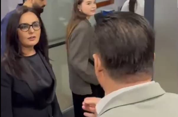 Bahtiri me drama te zyrat e LDK-së, i drejtohet Lushakut për nënshkrimet: A po mi jep a jo? (VIDEO)