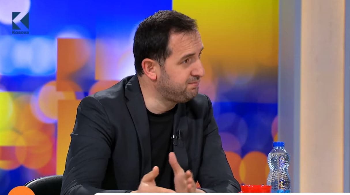 Shamia në shkolla, Korenica: S'ka shtet të dytë si Kosova me shumicë myslimane që ka kaq shumë masa të rrepta (VIDEO)