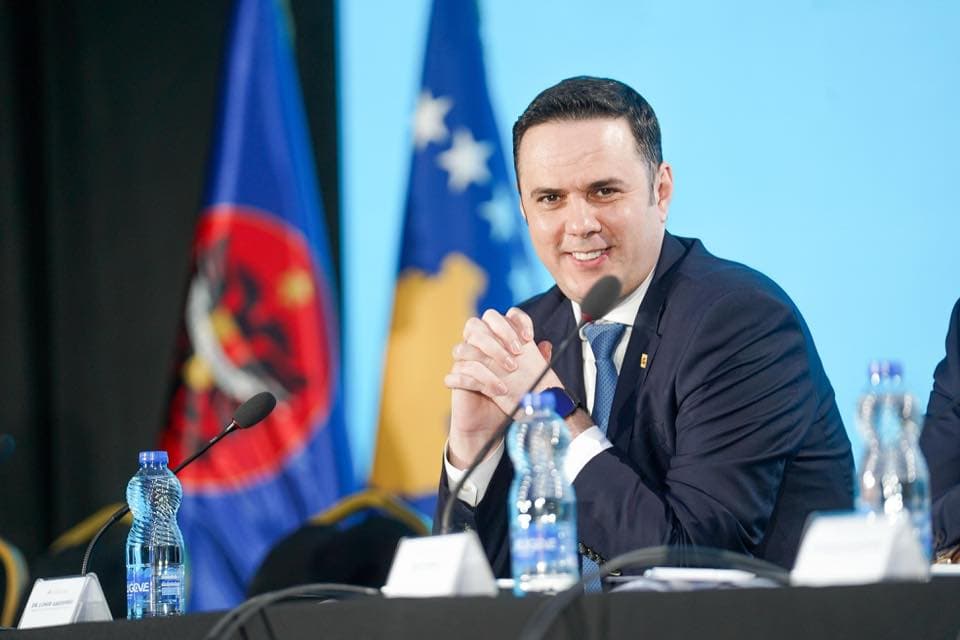 Abdixhiku nis takimet për “përbashkimin e madh”, takohet me qytetarët në Viti
