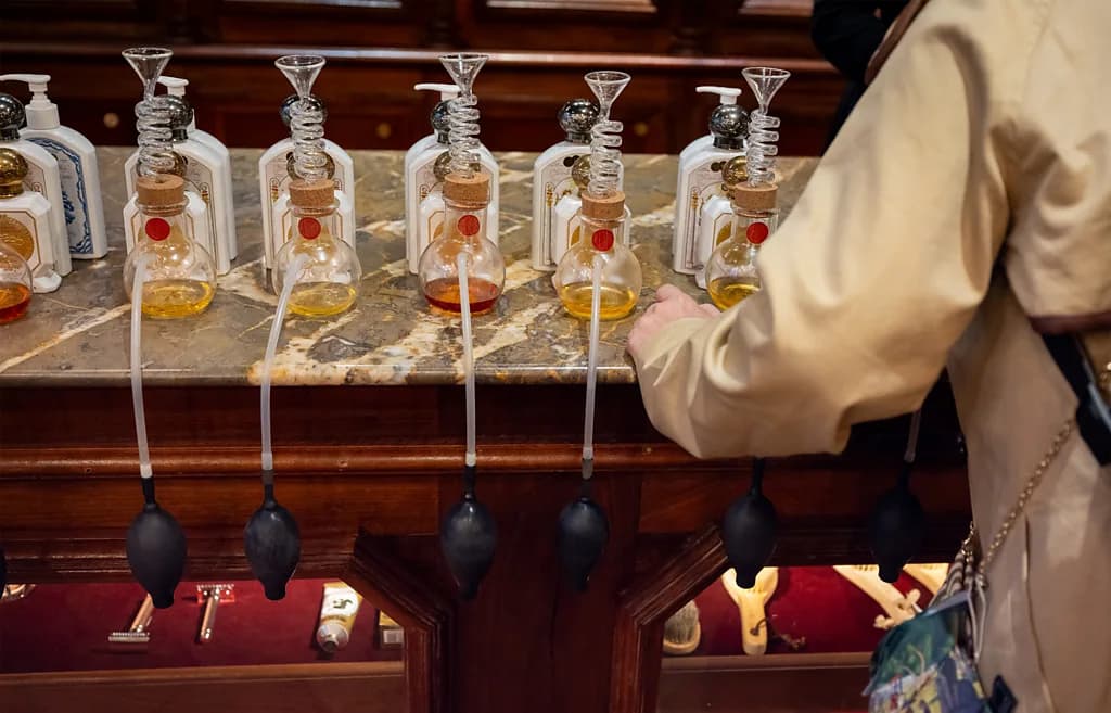 Si të blini parfume në Paris si një parisene