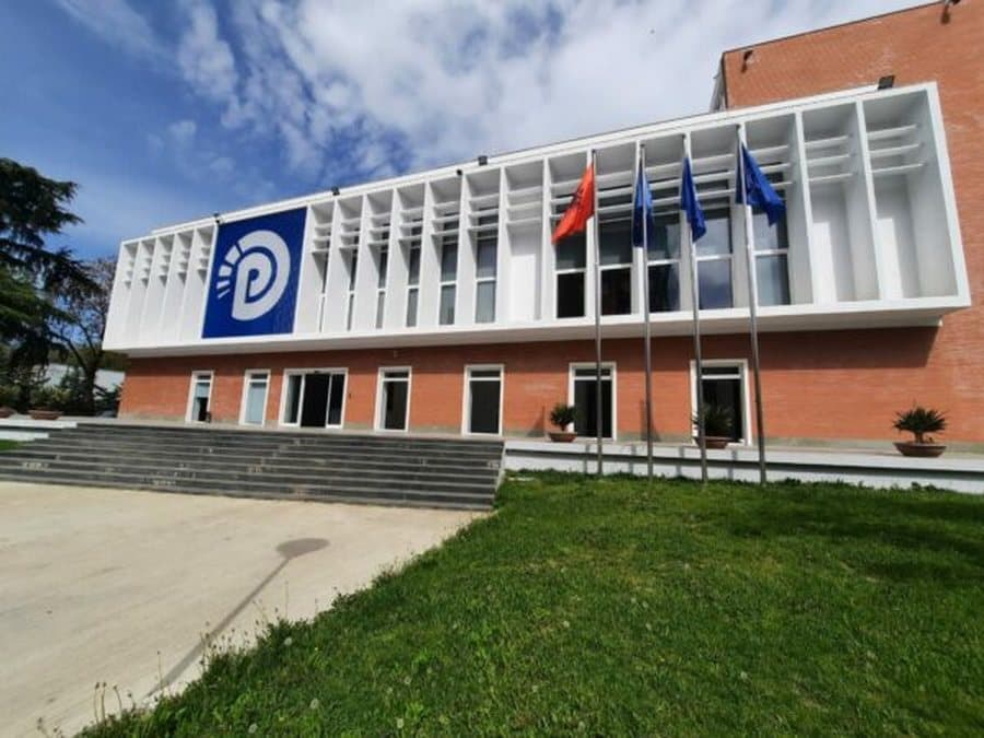 Gara për kreun e PD-së: Mereme Sela rivalizon Sali Berishën – priten edhe emra tjerë