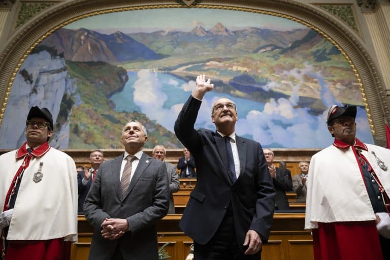 Pas 20 vjetëve presidenti zviceran viziton Serbinë – pse u “injorua” Kosova? (VIDEO)