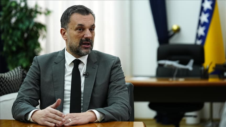 Ministri i jashtëm i Bosnjës i revoltuar me praninë e Dodikut krah Vuçiqit (VIDEO)