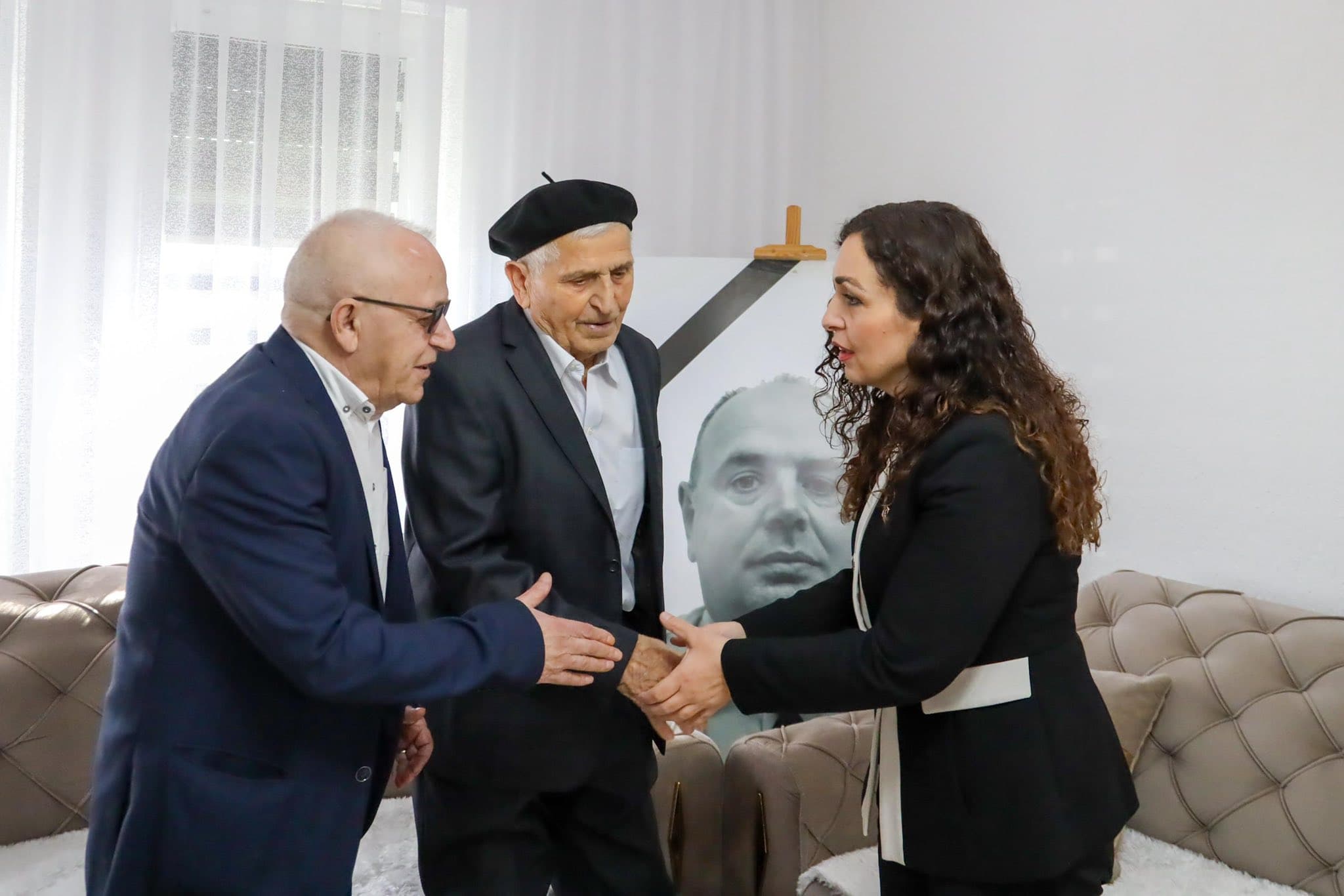 Xhaxhai i Afrim Bunjakut, Vjosa Osmanit: Kërkojmë të na prijsh sërish – prapa na ke