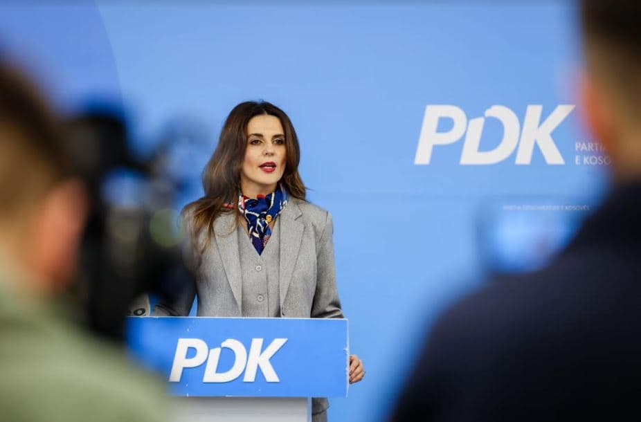 Çitaku: Presioni qytetar e ndali Kurtin, mbrëmë ishte shfaqje e turpshme