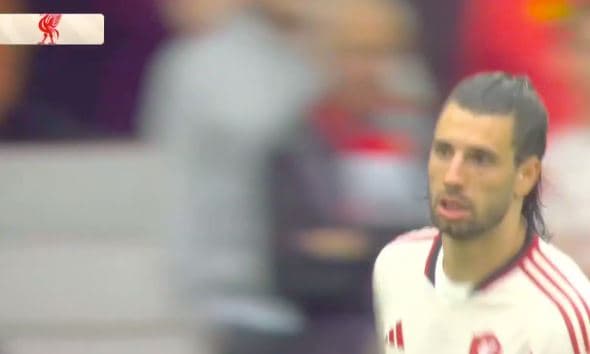 Liverpool ngushton avantazhin e Manchester United