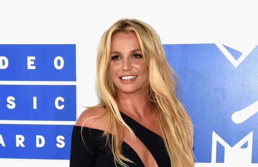 Britney Spears dënohet me një ditë burg