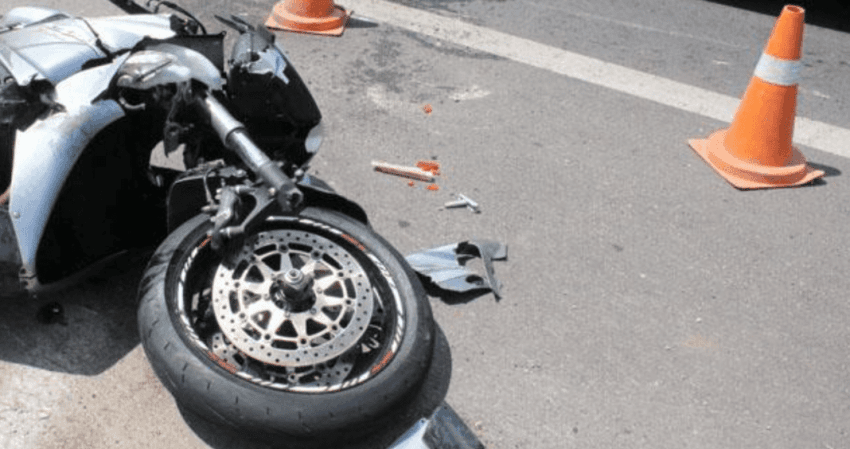 Vetaksident me motoçikletë në Pejë, dy persona të lënduar
