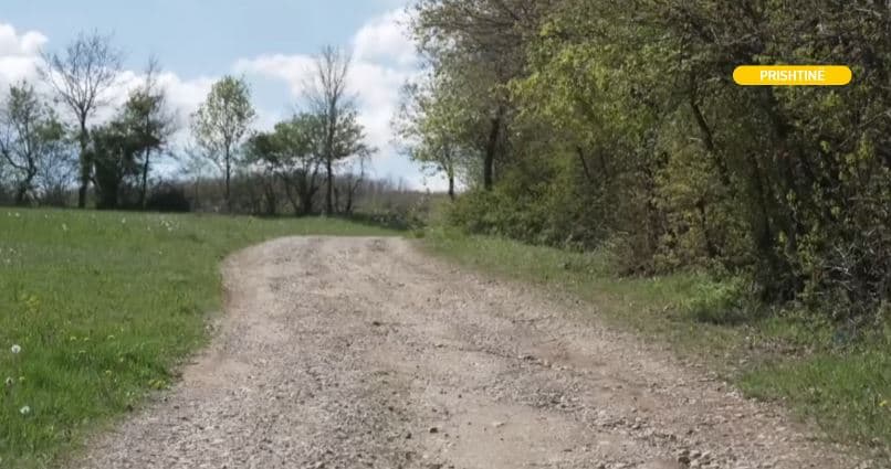 Rimanishta pa infrastrukturë, banorët po braktisin fshatin (VIDEO)