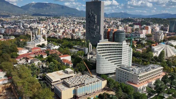 Tkurrja e popullsisë po godet ekonominë e Shqipërisë