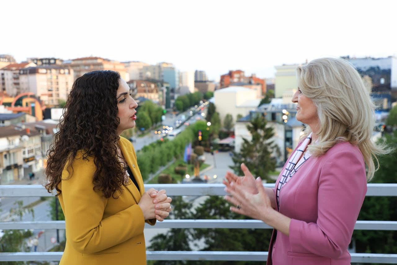 Aktivistja Arjeta Musliu i hyn politikës, mbështet Vjosa Osmanin