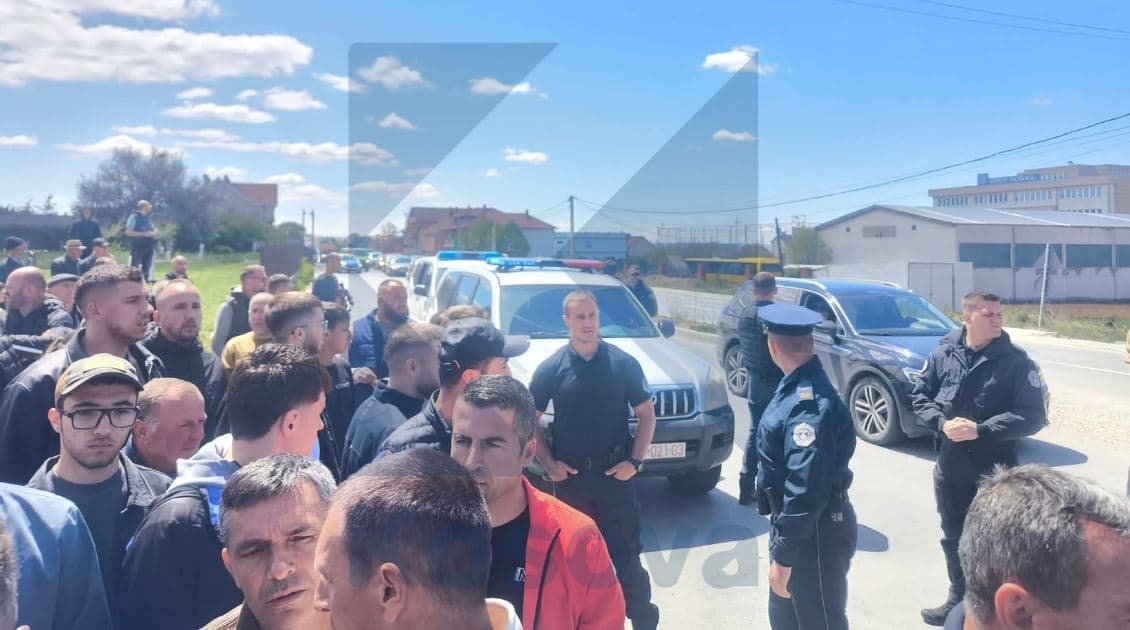 Tensionimi i protestës në Besi, policia tenton arrestimin e një banori, mbërrijnë edhe policët specialë (VIDEO)